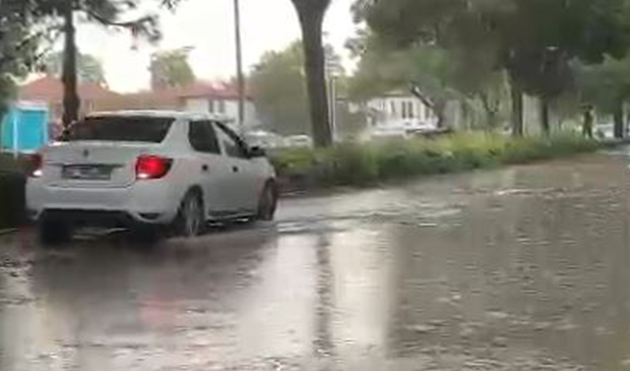 Konya’yı sağanak vurdu!