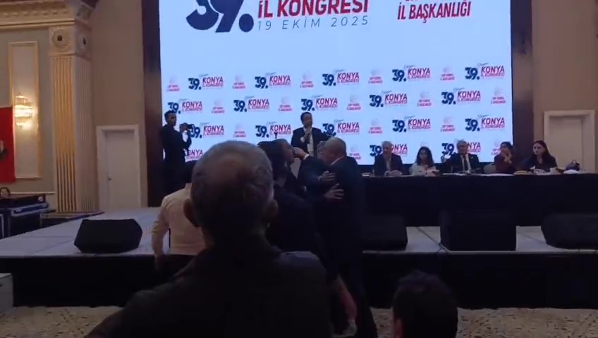 CHP Konya kongresinde gergin anlar! Kavgasız günleri yok