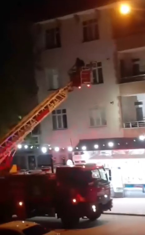 Konya’daki apartmanda korkutan yangın